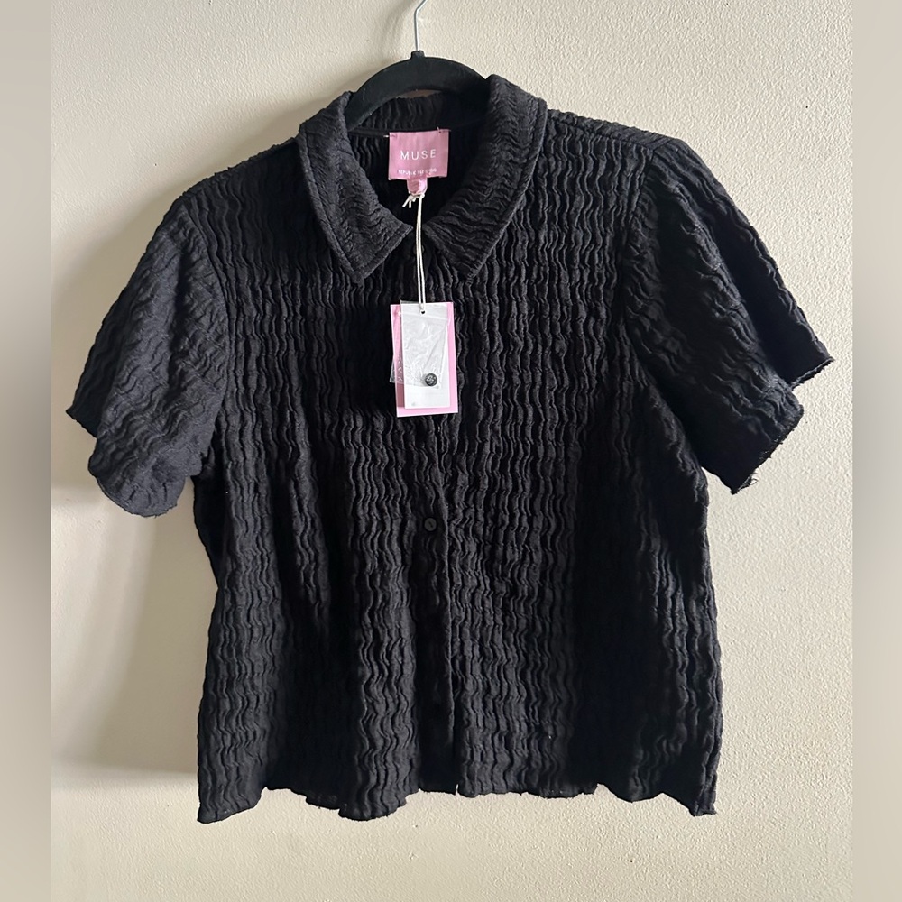 Muse Black Textured Women's Top Size L NWT